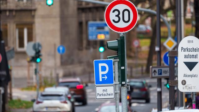 Geschwindigkeit in der Stadt: Tempo-Flickenteppich auf Mainzer Rheinachse