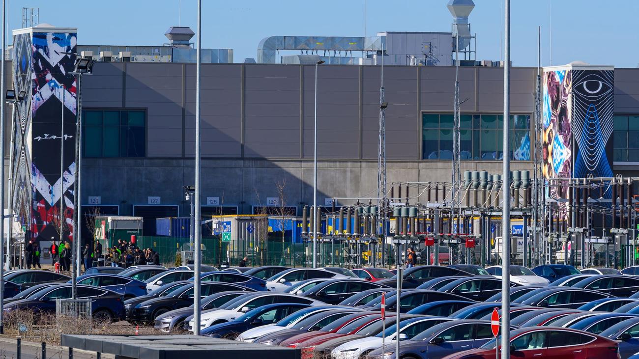 Konflikt Tesla und IG Metall: Tesla-Betriebsratswahl: Gewerkschaftsunabhängige Liste vorn