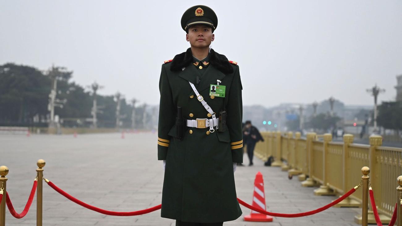 Parlament: China erhöht nach Säuberungen erneut Militärbudget