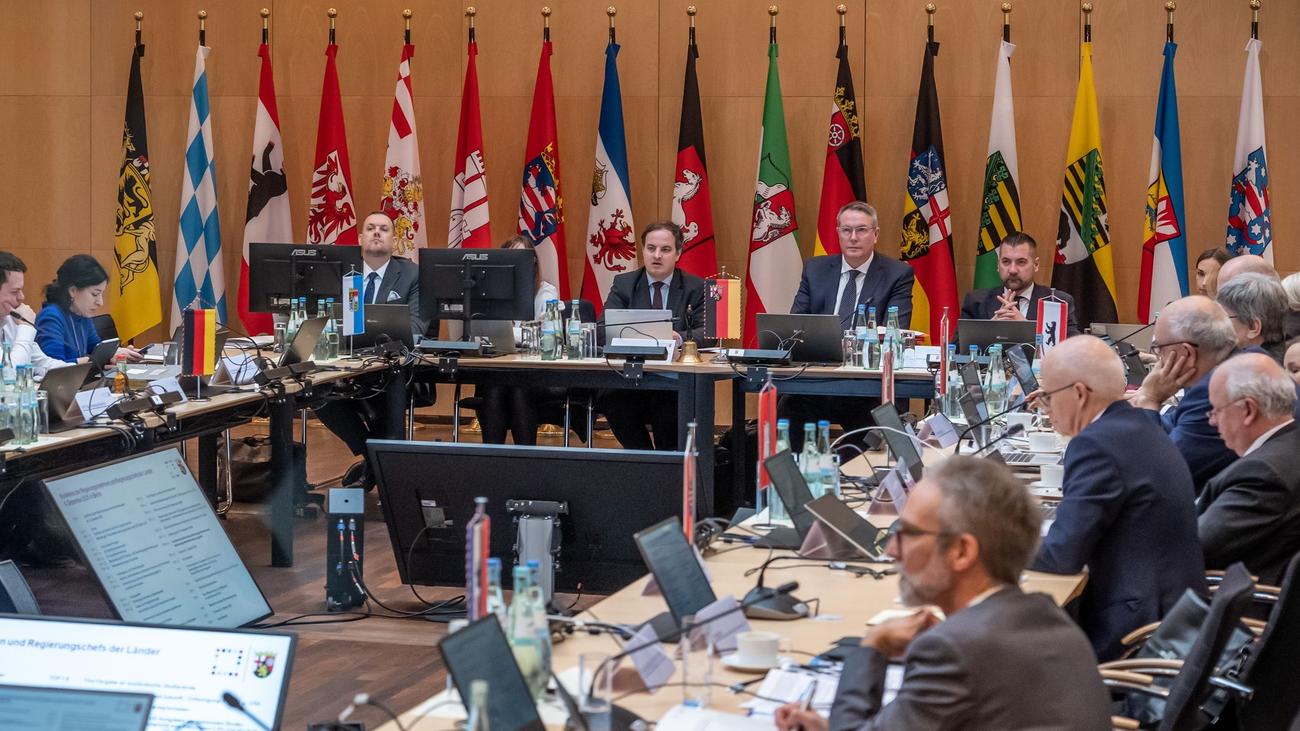 MPK: Ministerpräsidenten sprechen über Sicherheit in Zügen