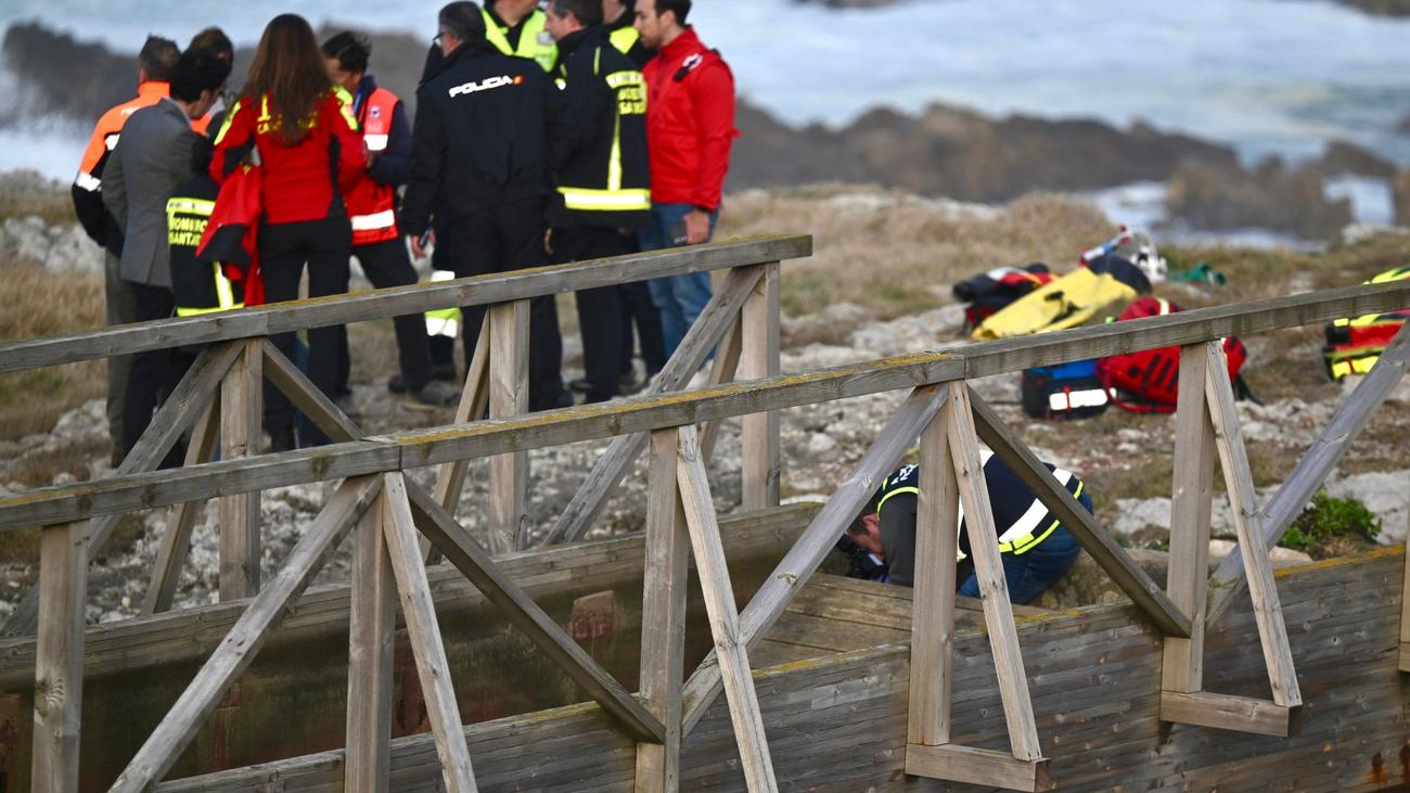 Tragödie an felsiger Küste: Sechstes Todesopfer nach Stegeinsturz in Spanien gefunden