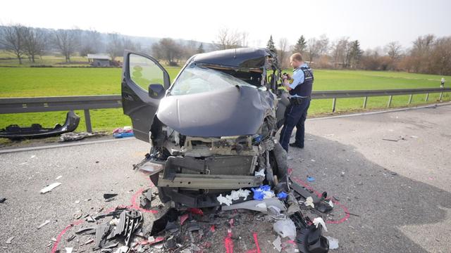 Nürtingen: Bundesstraße nach schwerem Unfall voll gesperrt