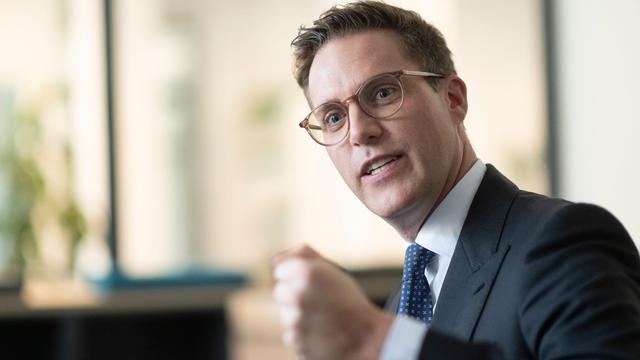 Wahlkampf: CDU-Mann Hagel gerät bei Schulbesuch mit Lehrerin aneinander