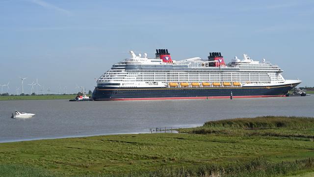 Schiffbau: Emden löst Eemshaven als Ausrüstungshafen der Meyer Werft ab