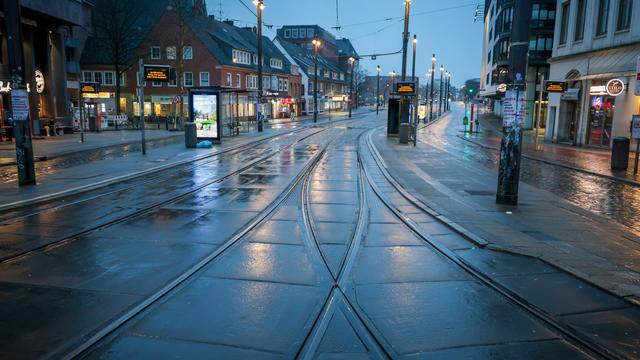 Ohne Rücksicht auf Verluste: Gabelstapler statt Taxi - Irrfahrt durch Bremen