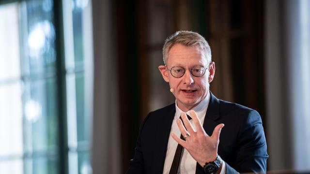 Deutsche Fußball Liga: Neue Fußball-Gehaltsregel: Sportökonom nennt eine Gefahr