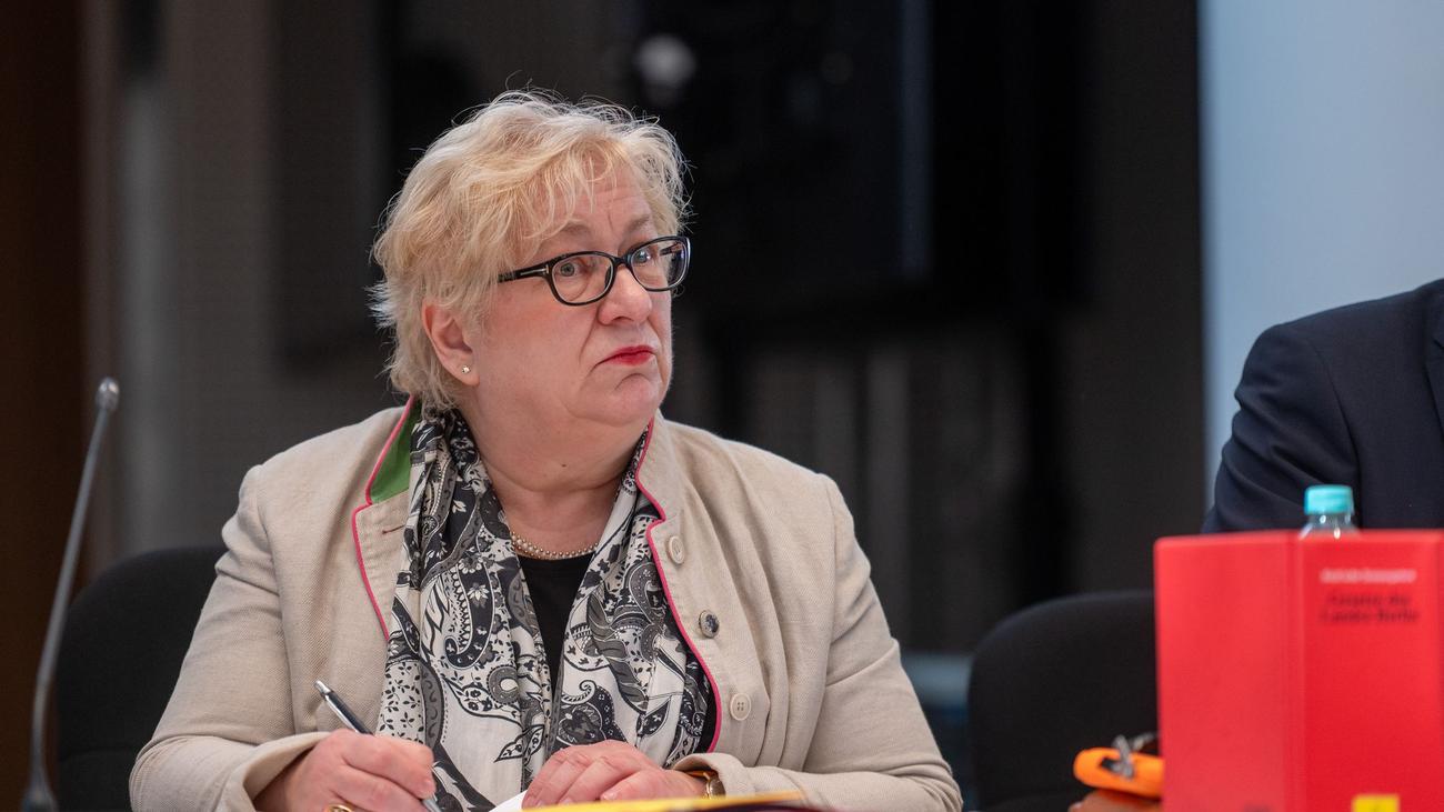 Abgeordnetenhaus: Neue Vernehmungen: Ausschuss hat weitere Zeugen geladen