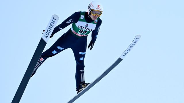 Skispringen: Prevc disqualifiziert: Erster Weltcup-Sieg für Raimund