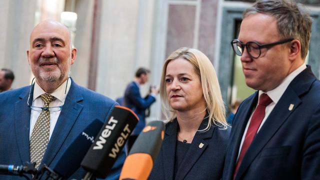 Verfassungswidrige Symbole: Strafrecht für Nazi-Symbole an Schulen rückt näher