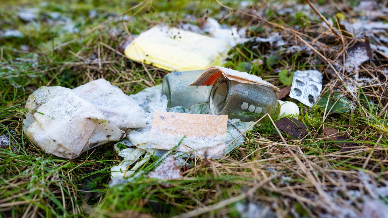 Aktionen im ganzen Land: Aktionstag: Bürger sammeln Müll für ein sauberes Land