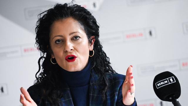 Baden-Württemberg wählt: Berliner SPD-Senatorin freut sich über Özdemirs Wahlerfolg