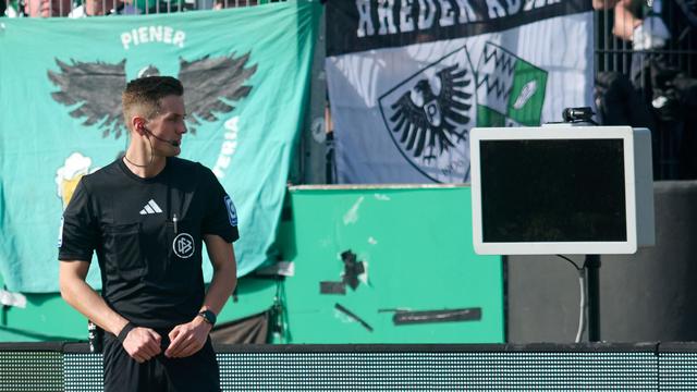 2. Fußball-Bundesliga: VAR-Sabotage durch Vermummte bei Hertha-Sieg in Münster