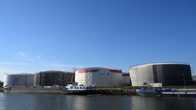 Rasanter Preisanstieg: Bericht: G7-Staaten beraten über Freigabe von Öl-Notreserven