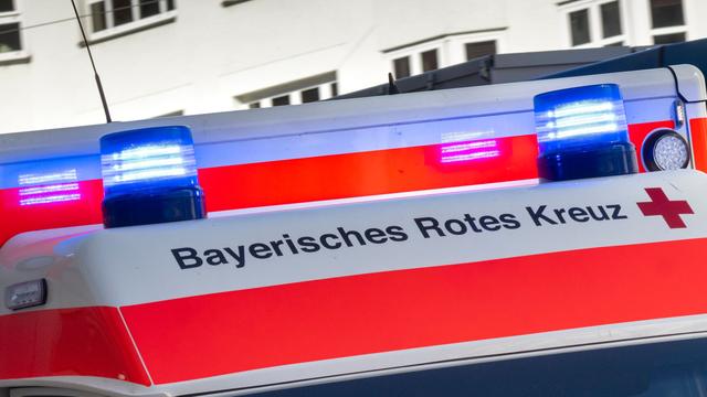 Unfälle: Ersthelfer retten Motorradfahrer nach Unfall aus Bach