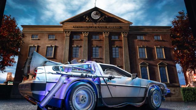 DeLorean als Musicalstar: Das teuerste Bühnenauto der Welt steht jetzt in Hamburg