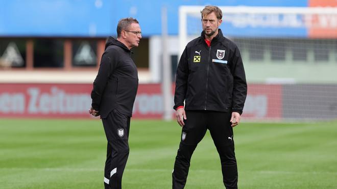  Lars Kornetka (r), Assistenzcoach von Ralf Rangnick bei der österreichischen Nationalmannschaft. (Archivbild)