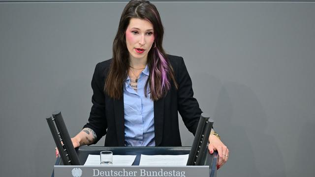 Arbeit: Linke-Abgeordnete für mehr Kontrolle bei Mindestlohnjobs