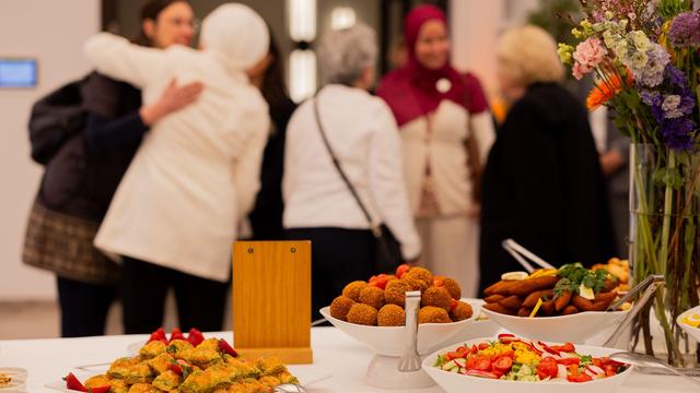 Ramadan: Muslime folgen Einladung zum Fastenbrechen in Staatskanzlei
