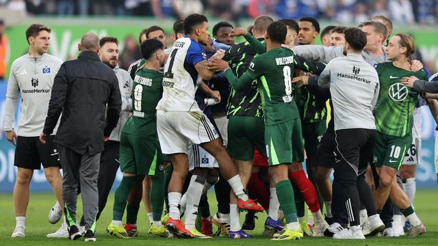 Fußball-Bundesliga: Rote Karte: VfL-Ersatzkeeper Müller ein Spiel gesperrt