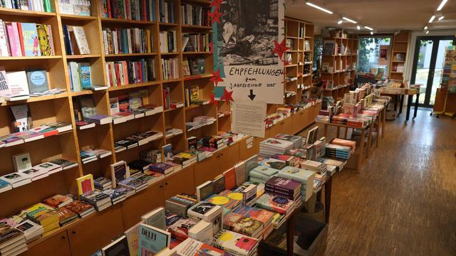 Kulturkampf?: Wirbel um Buchhandlungspreis: Weimer sagt Verleihung ab