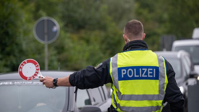 Grenzkontrollen: Grenzkontrollen: Tausende illegale Einreisen registriert