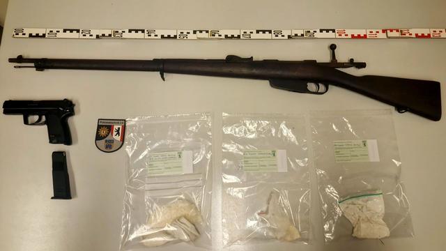 Polizeieinsatz: Mann mit Gewehr in Charlottenburg unterwegs