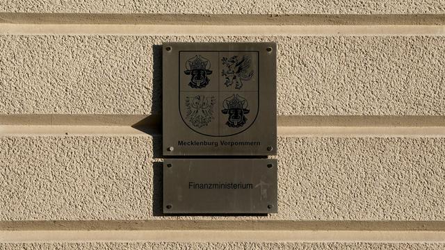 Öffentlicher Dienst: Mehr Geld für Beamte - Tarifabschluss wird übertragen