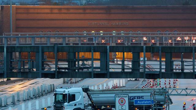 Autobahnen: Verkehrseinschränkungen auf A1, A7 und A24 wegen Bauarbeiten