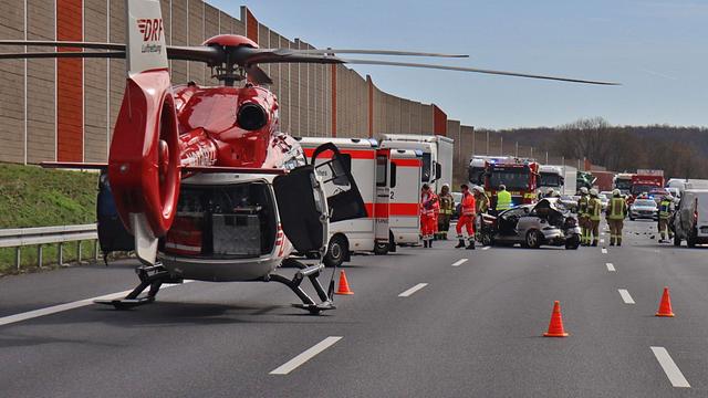 Bei Dielheim: A6 in Richtung Mannheim nach Unfall voll gesperrt