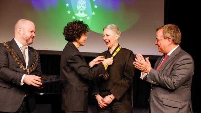 Festakt in Aachen: Bürgerrechtlerin Kolesnikowa nimmt Karlspreis entgegen