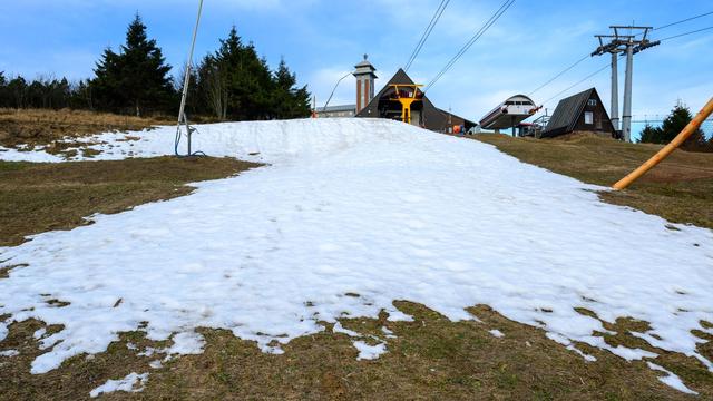 Wetter: DWD: Kaltfront bringt Glätte und Schnee ins Bergland