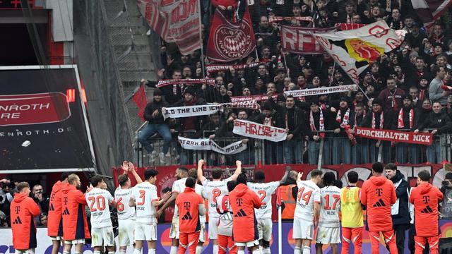 Fußball-Bundesliga: Nach Remis in Unterzahl: Bayern sauer auf Referee
