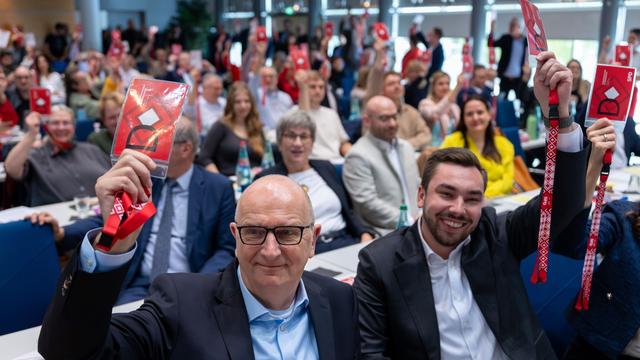 Regierung: Neue Koalition verspricht