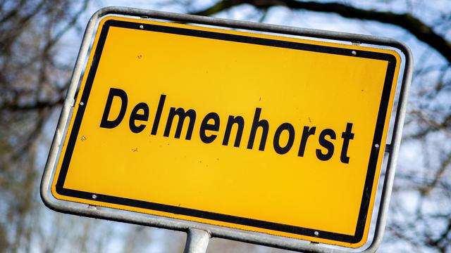 Feuerwehr-Einsatz: Zwei Menschen bei Garagenbrand in Delmenhorst verletzt