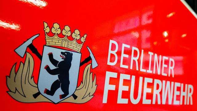 Notfall: Brand in Seniorenheim in Berlin - Rettungswege verraucht