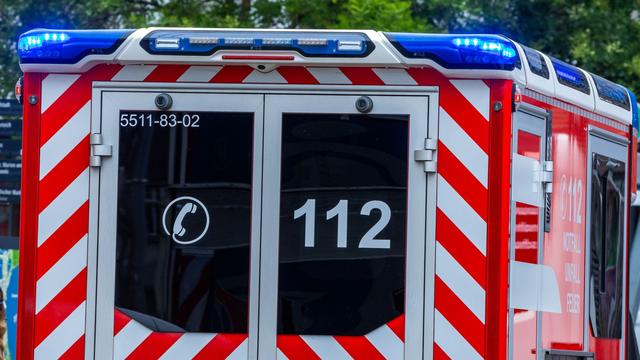 Unfall am Bahnhof: Frau gerät zwischen Zug und Bahnsteigkante