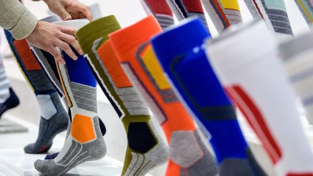 Bekleidung: Modeindustrie schwächelt - Strümpfe trotzen dem Trend