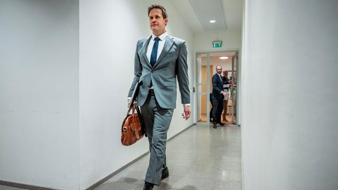 Vergewaltigungs-Vorwürfe: Staatsanwalt Sturla Henriksbø wollte heute eigentlich sein Plädoyer fortsetzen und bekanntgeben, welches Strafmaß er für den Sohn der norwegischen Kronprinzessin fordert.