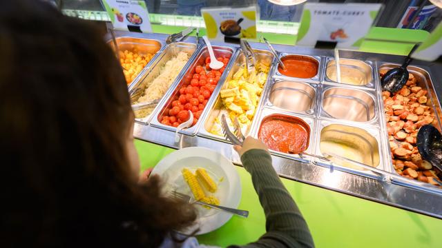 Mit 1,2 Millionen Euro: Schulmensen in Niedersachsen werden zu Lernorten