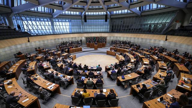 Statistik: Landtag knackt Rekord: Mehr als 18.000 Drucksachen beraten