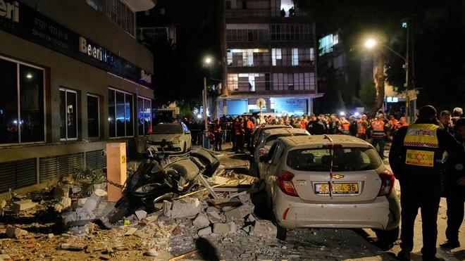 Iran-Krieg: Der Iran greift Israel erneut mit Raketen an.