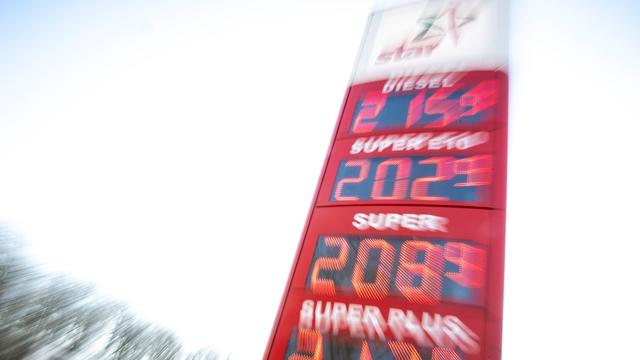 Hohe Spritpreise: Streit über Steuern auf Spritpreise