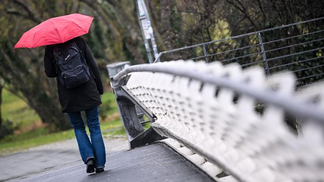 Wetter: Trotz der Sonnentage: Warum Schirm und Jacke wichtig werden