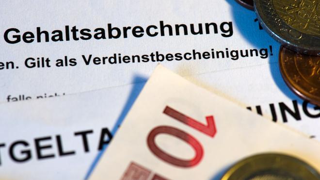  Frauen müssen für das gleiche Geld wie Männer mehr arbeiten.