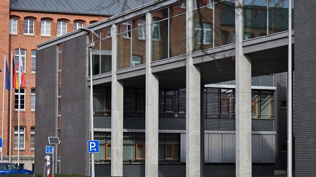 Justiz: Lebenslang für 22-Jährige nach tödlichen Messerstichen