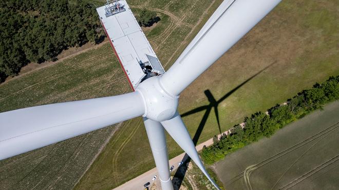  Im Windpark bei Zörbig werden alte Windräder durch neue ersetzt. (Symbolbild)