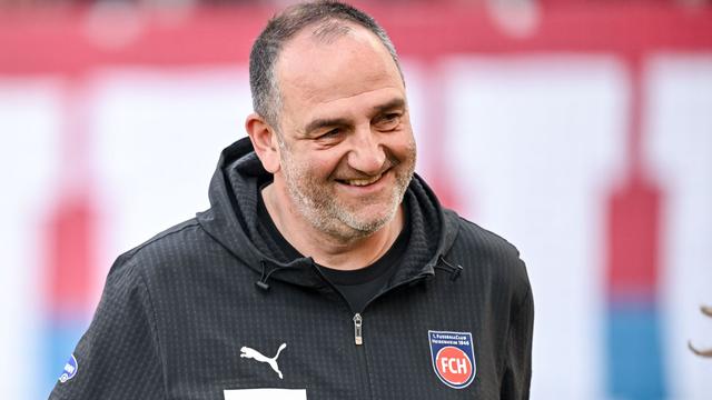 Fußball-Bundesliga: Schmidt bleibt auch bei Abstieg Heidenheim-Trainer