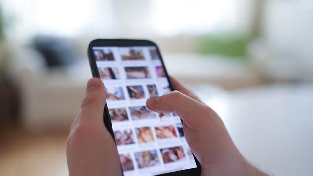 Digitale Gewalt gegen Frauen: Innensenatorin: Pornografische Deepfakes scharf verfolgen