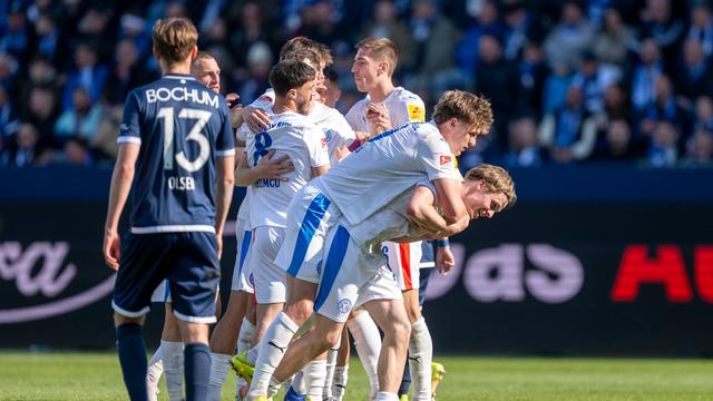2. Bundesliga: Abstiegsbedrohte Kieler siegen bei 3:2-Spektakel in Bochum
