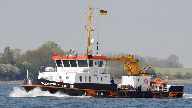 Tonnenleger einsatzbereit: Eis ist weg - eisbrechendes Arbeitsschiff zurück von Werft